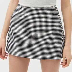 URBAN OUTFITTERS - Classic Black and White Gingham Skirt